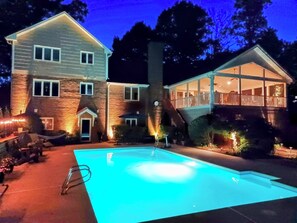 Private guest suite entry to The Cave at pool level.
Pool (May-Aug)