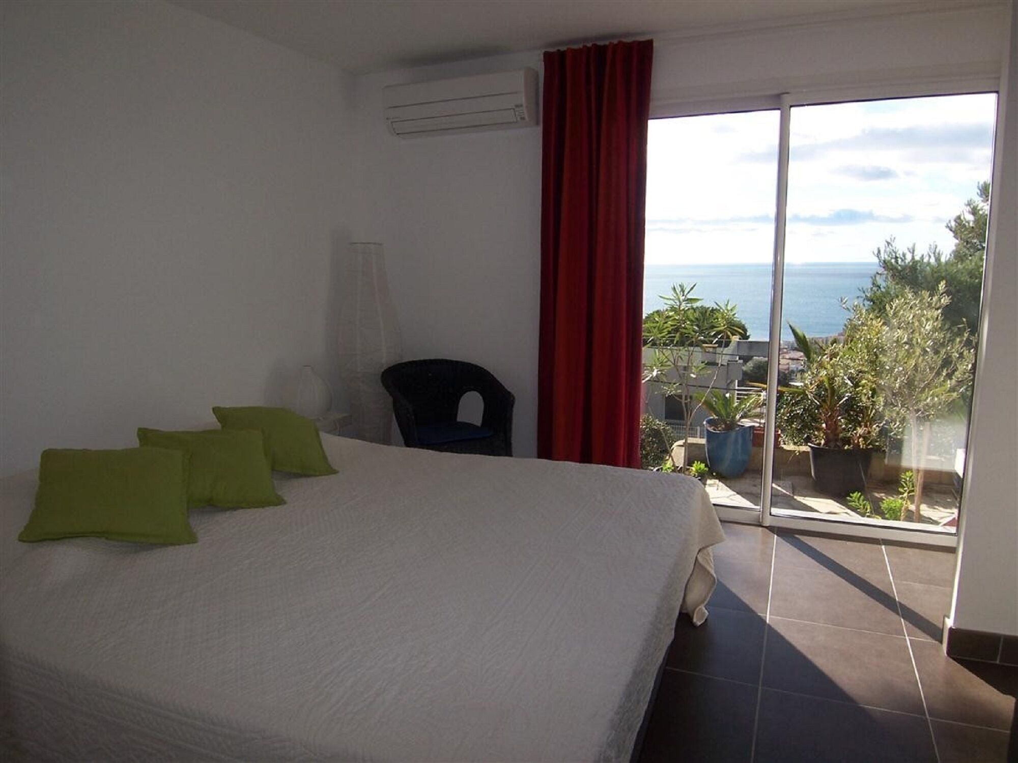 Sète, F2 magnificent sea view, apartment F2 magnificent sea view-teak terrace