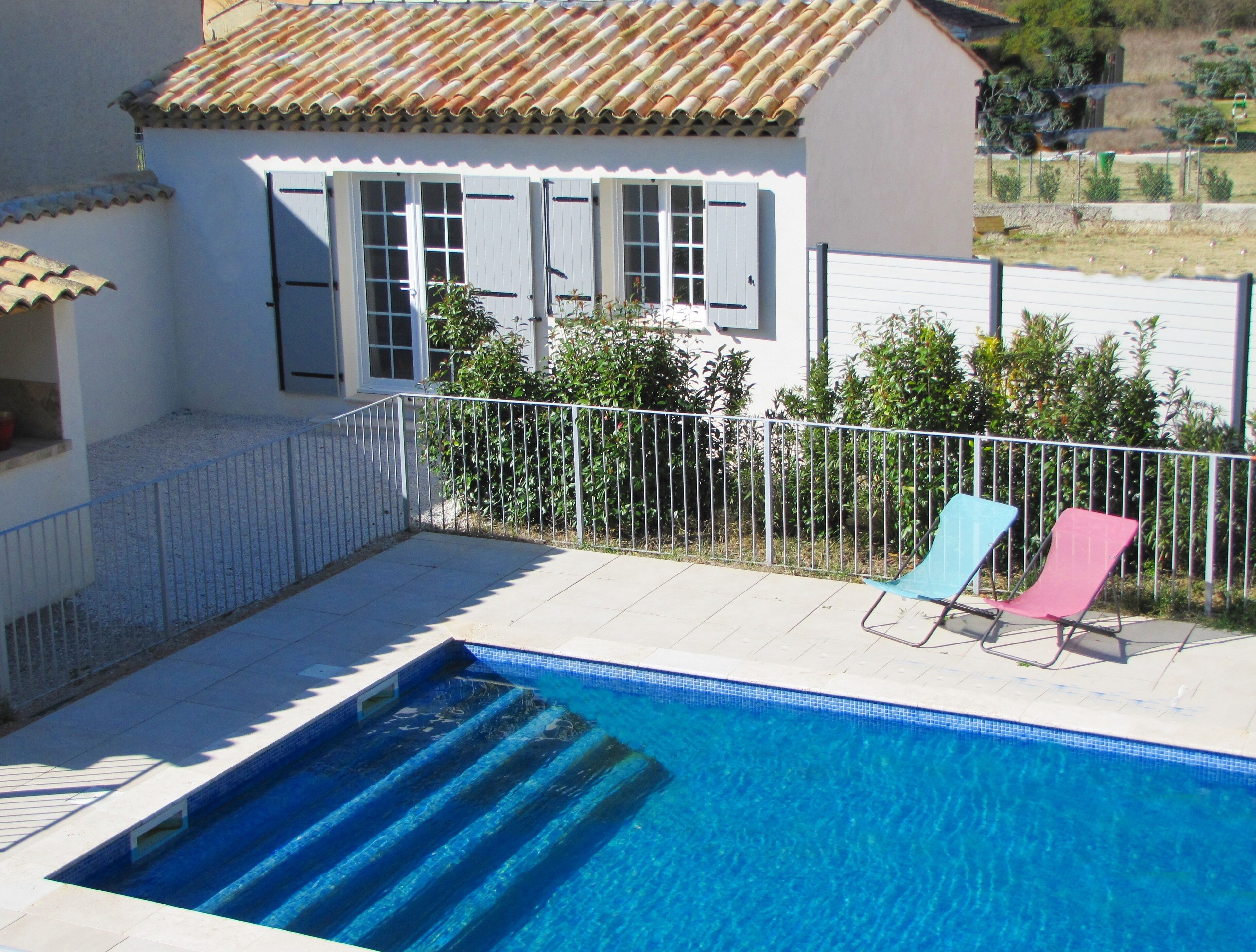 Independent cottage of 2019 facing the pool