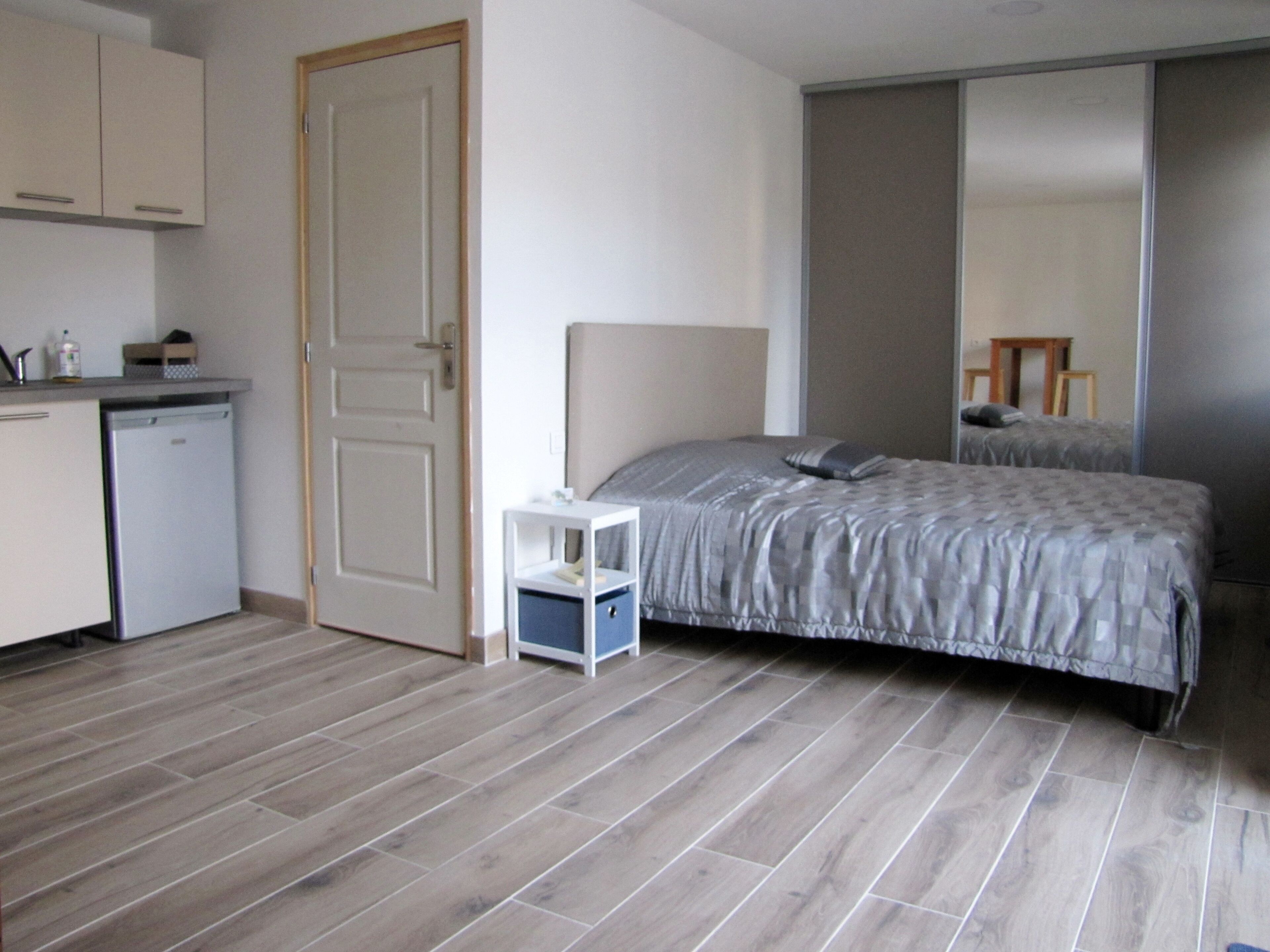 Independent cottage of 2019 facing the pool