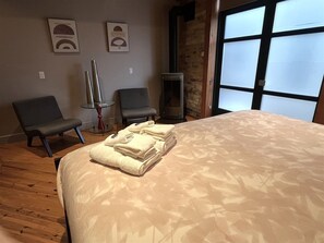 1 bedroom, iron/ironing board, WiFi - Cozy 1-Bedroom Piedmont Suite in Saugatuck – Perfect for Romantic Getaways! (Saugatuck)
