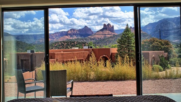 Interior - Uptown Sedona, Prime Location, HotTub VIEWS (Sedona)