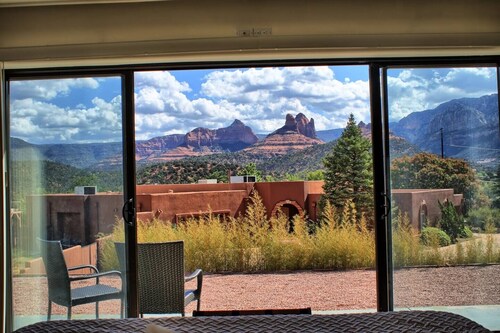 Uptown Sedona, Prime Location, HotTub VIEWS
