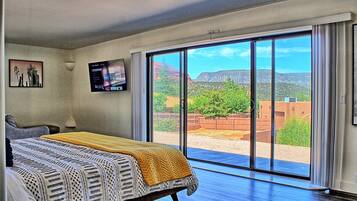 3 chambres, bureau, fer et planche Ă repasser, lit parapluie