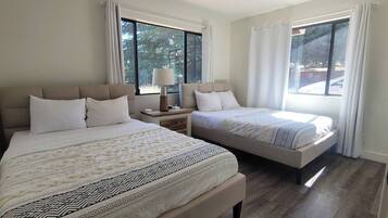 3 bedrooms, desk, iron/ironing board, travel crib