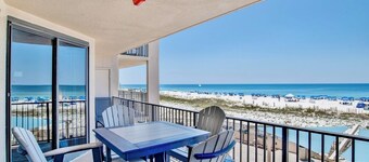 最近の素晴らしいアップデート!! 湾岸のフロント、広々とした3BD! ダイニング、ナイトライフへのステップ!