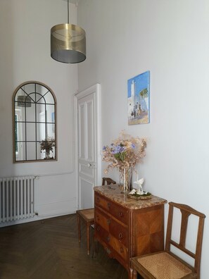 Interior - Aîle du Château de la Chapelle du Bois des Faulx (La Chapelle-du-Bois-des-Faulx)