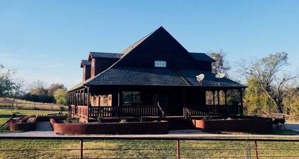 Beautiful Cedar Country 3 bedroom home