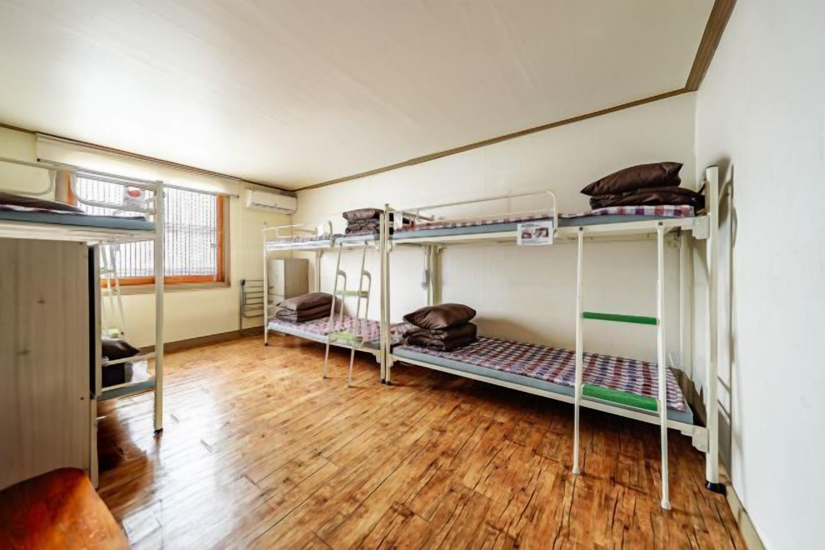 Lydisolert, wi-fi (inkludert) og sengetøy