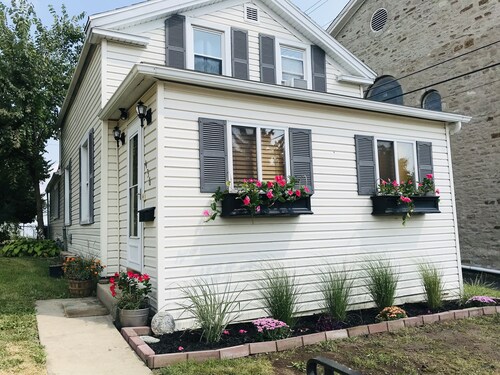 Walk to Downtown - 10 Mins to Starved Rock!
