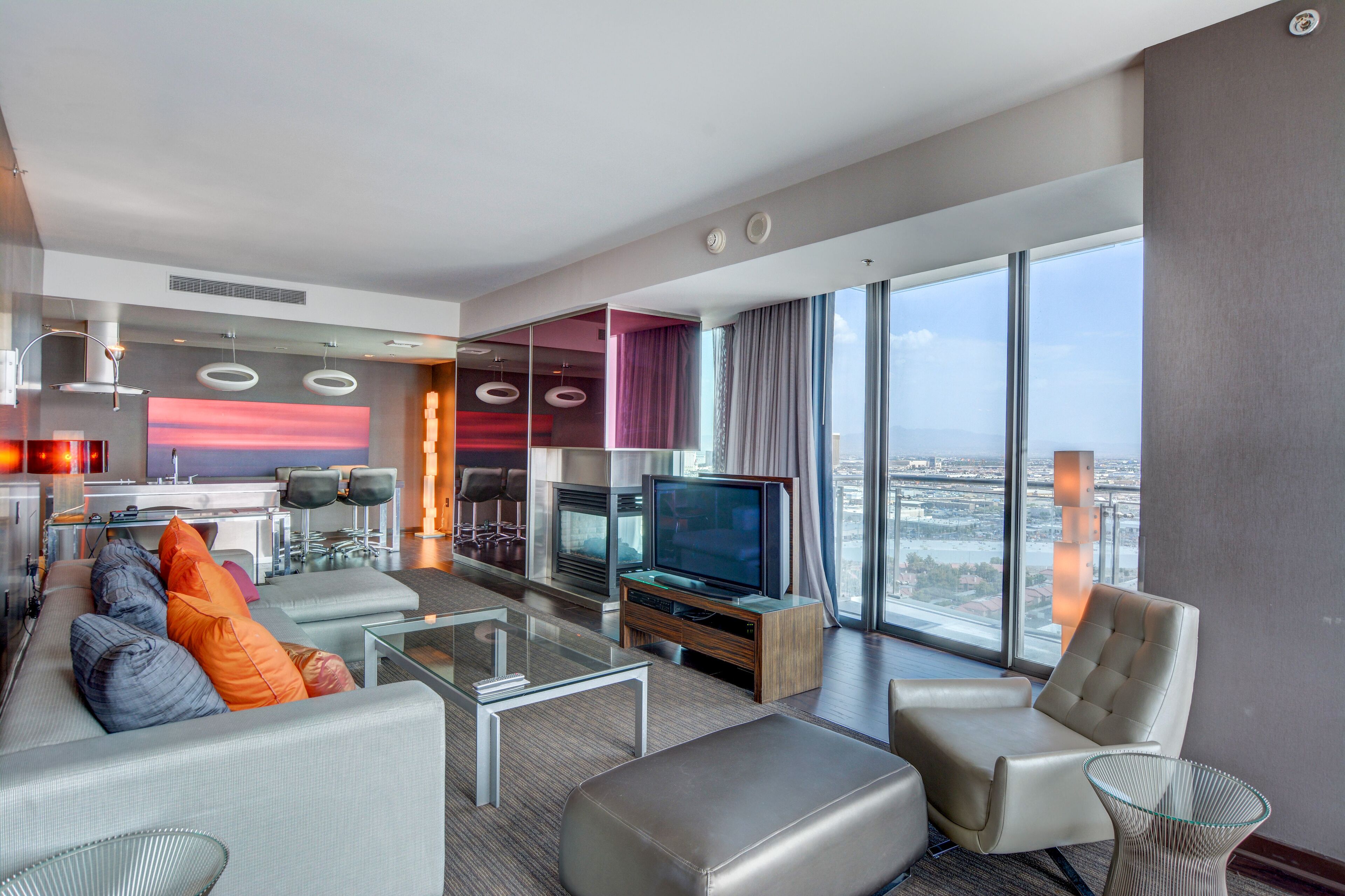 Luxury 1BDR corner suite  *NO RESORT FEES*