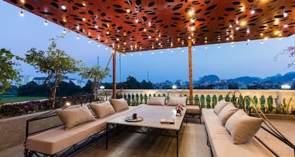 Liberty Hall Tam Coc Hotel & Villa