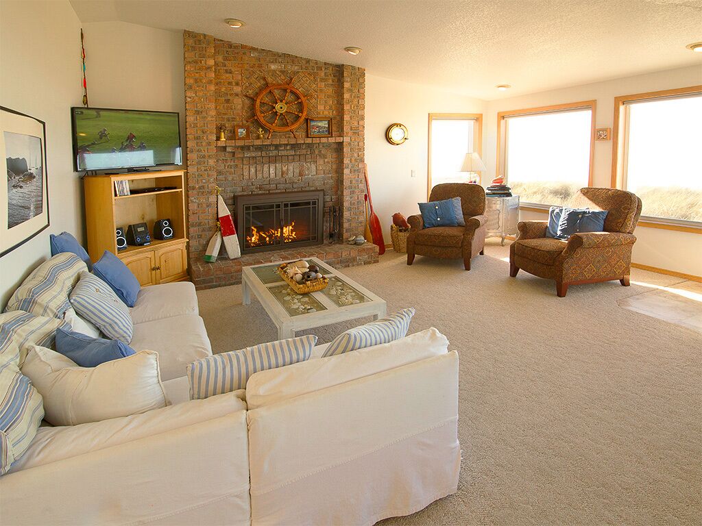 Breathtaking Beachfront Home, With Amazing Views