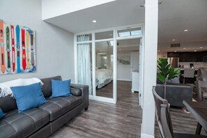 Smart TV, fireplace, books - #1 Rare 4Br Lux True Ski in Out @5 lifts Pool/Spas/Gym/WD/FP/Parking Near Main! (Park City)