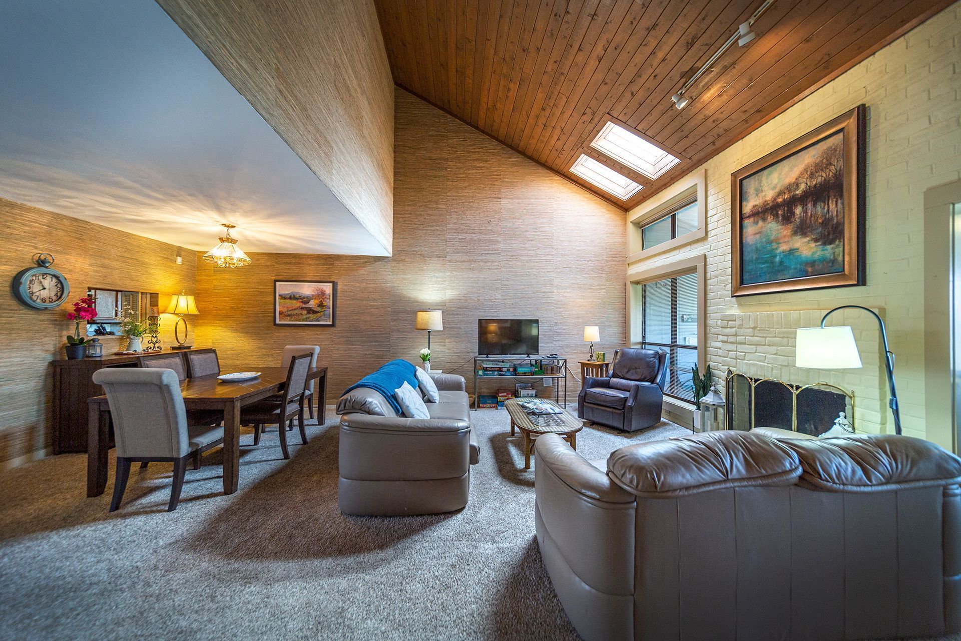 Family Vacation Station!  Sleeps 9 