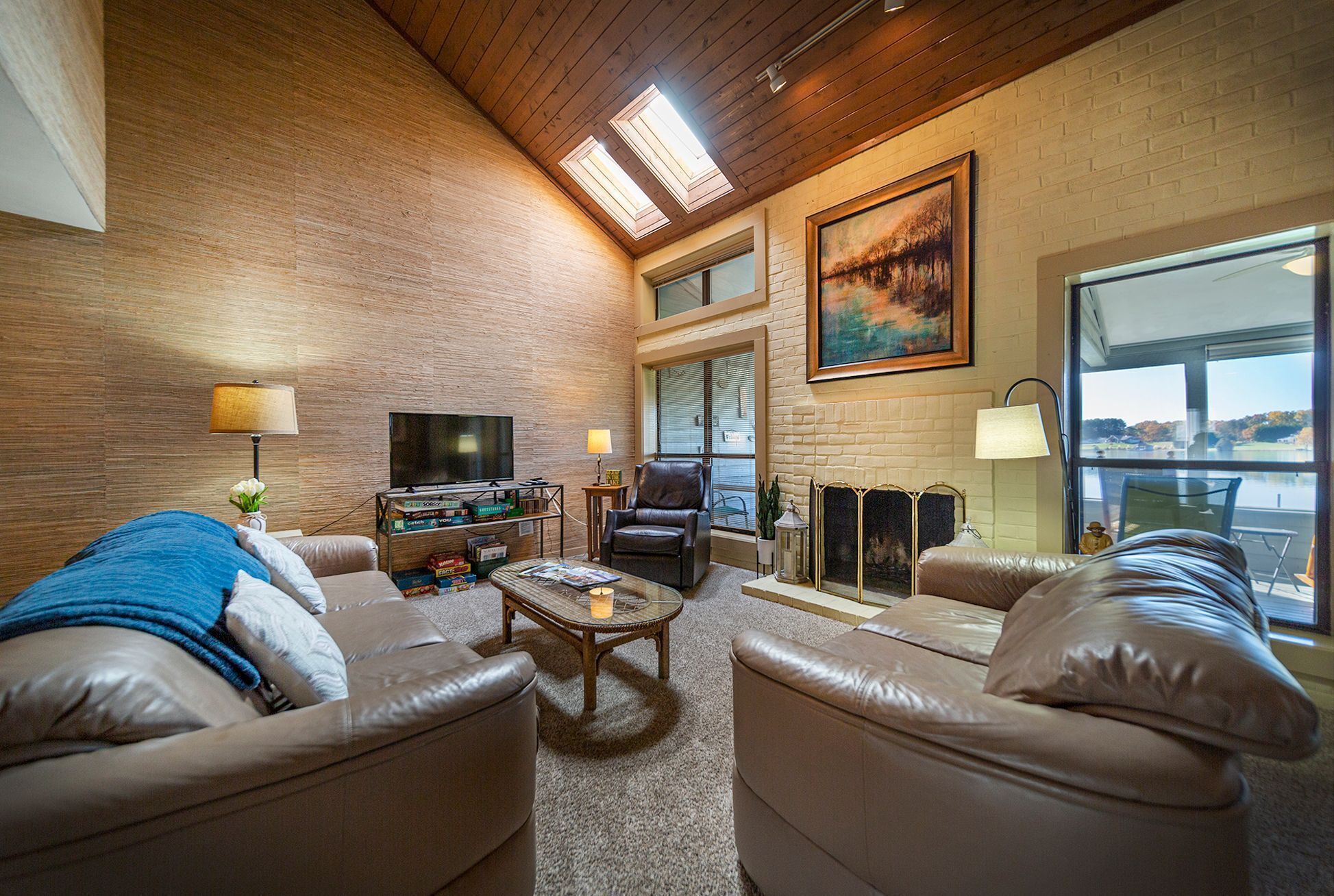 Family Vacation Station!  Sleeps 9 