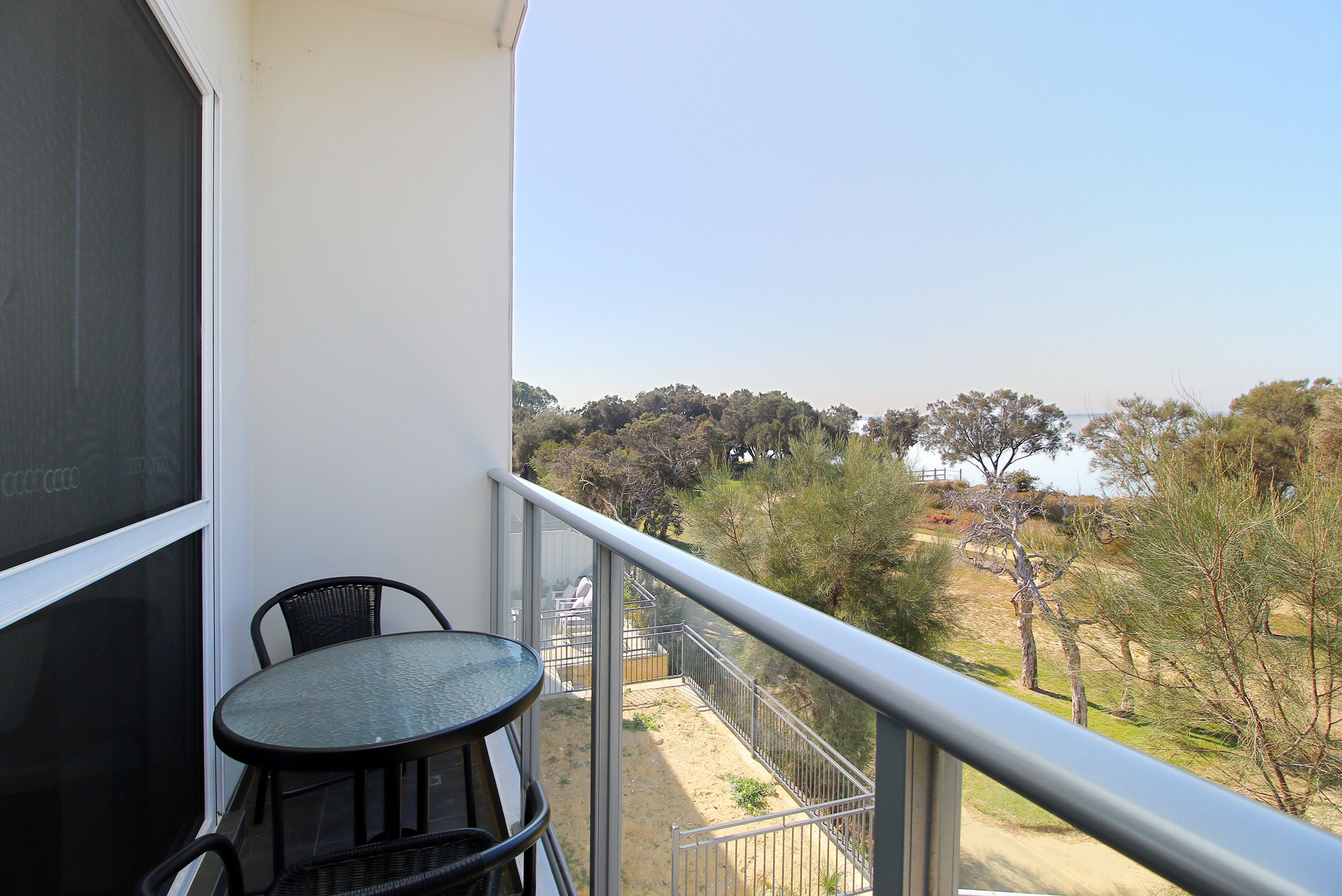 Estuary Waterfront - stunning views! — image 24