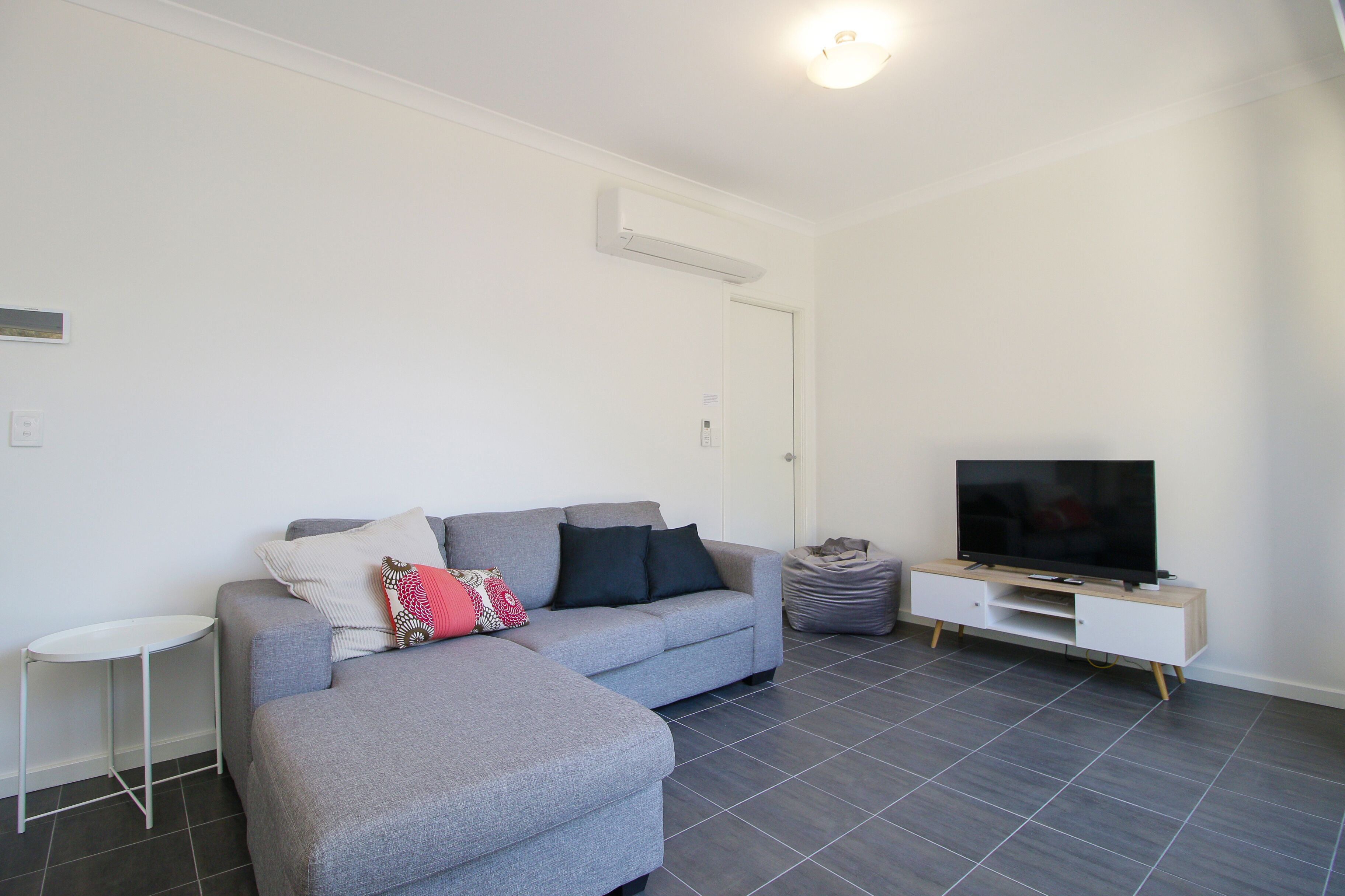 Estuary Waterfront - stunning views! — image 18