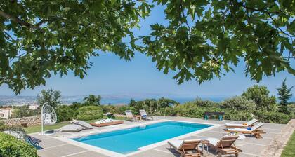 Villa Mariposa-Luxury & Sunny con piscina privada / vistas panorámicas al mar y la ciudad