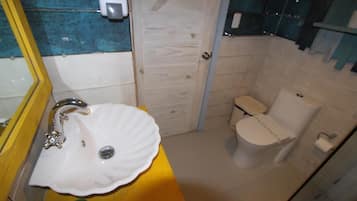 Handtücher, Shampoo, Toilettenpapier