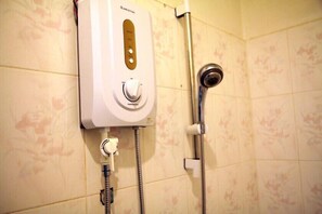 Dusche im Bad