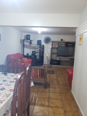 Télévision à écran plat