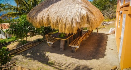 Vinaya's Apartments: refugio tranquilo, cerca de TODAS las atracciones.