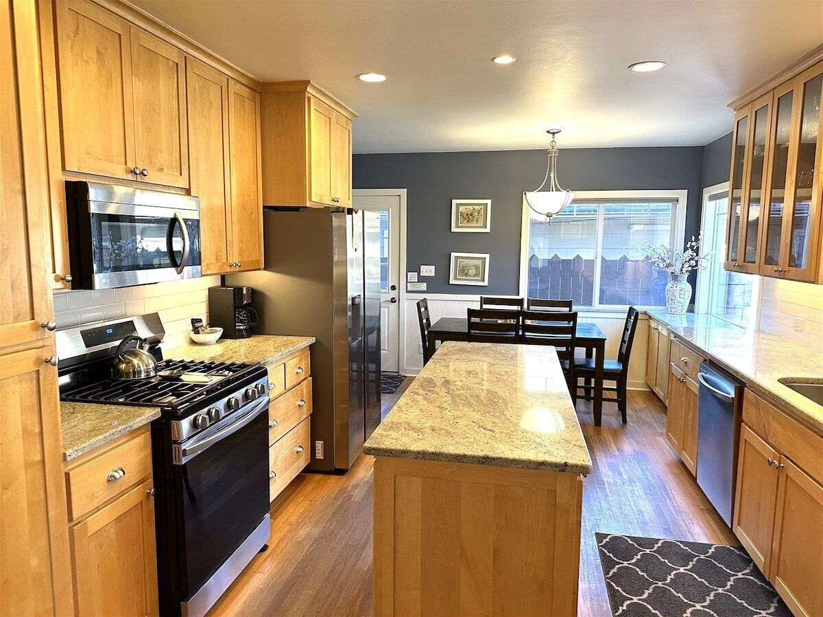 冰箱、微波炉、烤箱、炉灶