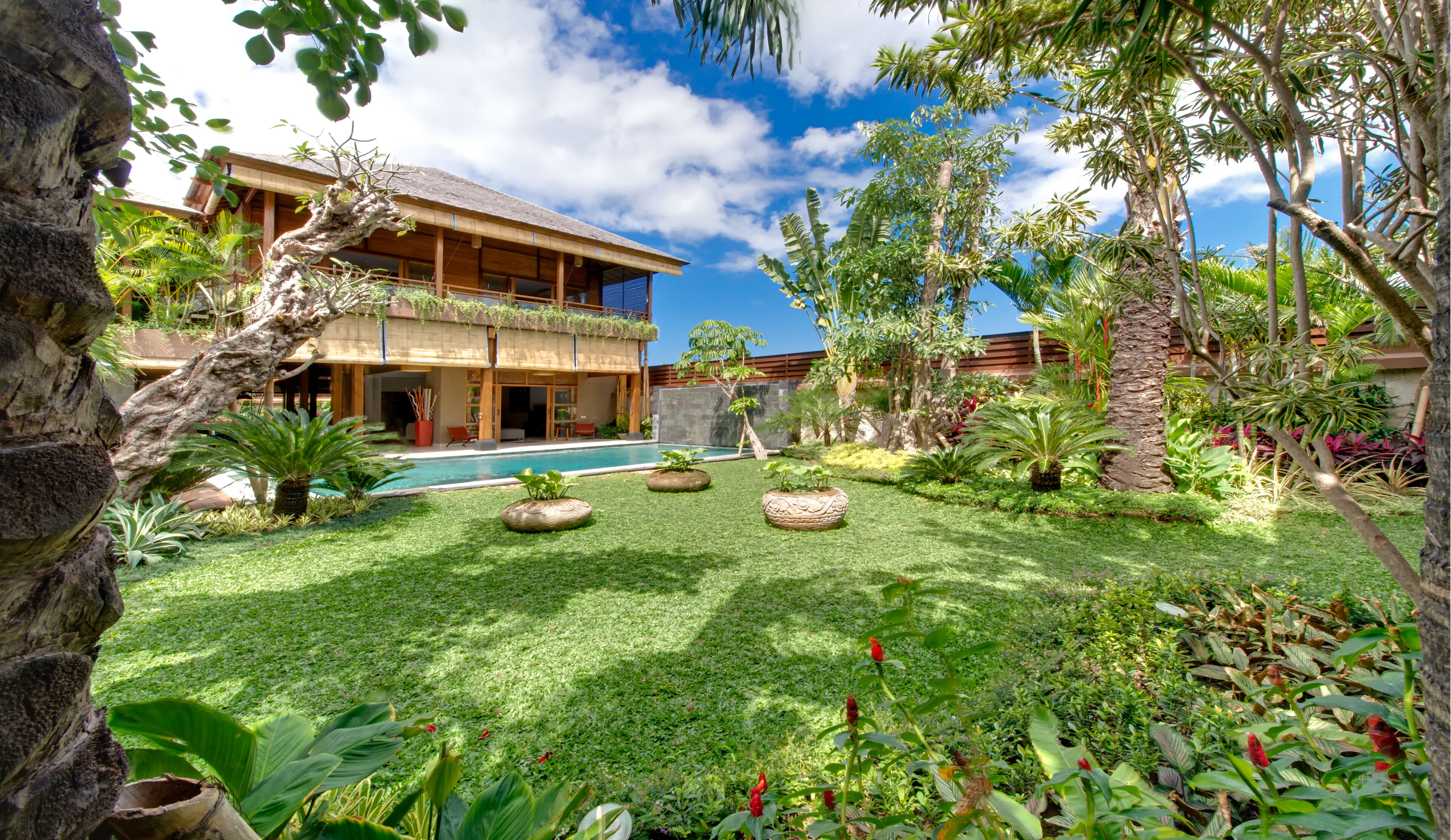 Perfectly 5BR Luxury Villa by the beach Seminyak