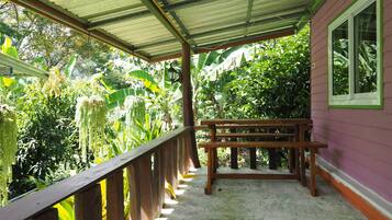 Standard Double Room with Fan  | Balkon