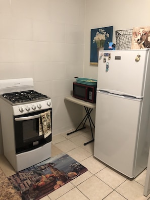 Fridge, microwave, oven, stovetop - Beautiful apartment in Fajardo (Fajardo)