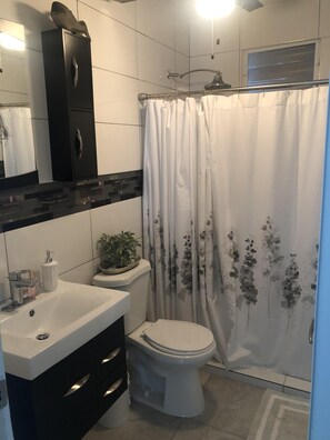 Bruser, håndklæder, Toiletpapir