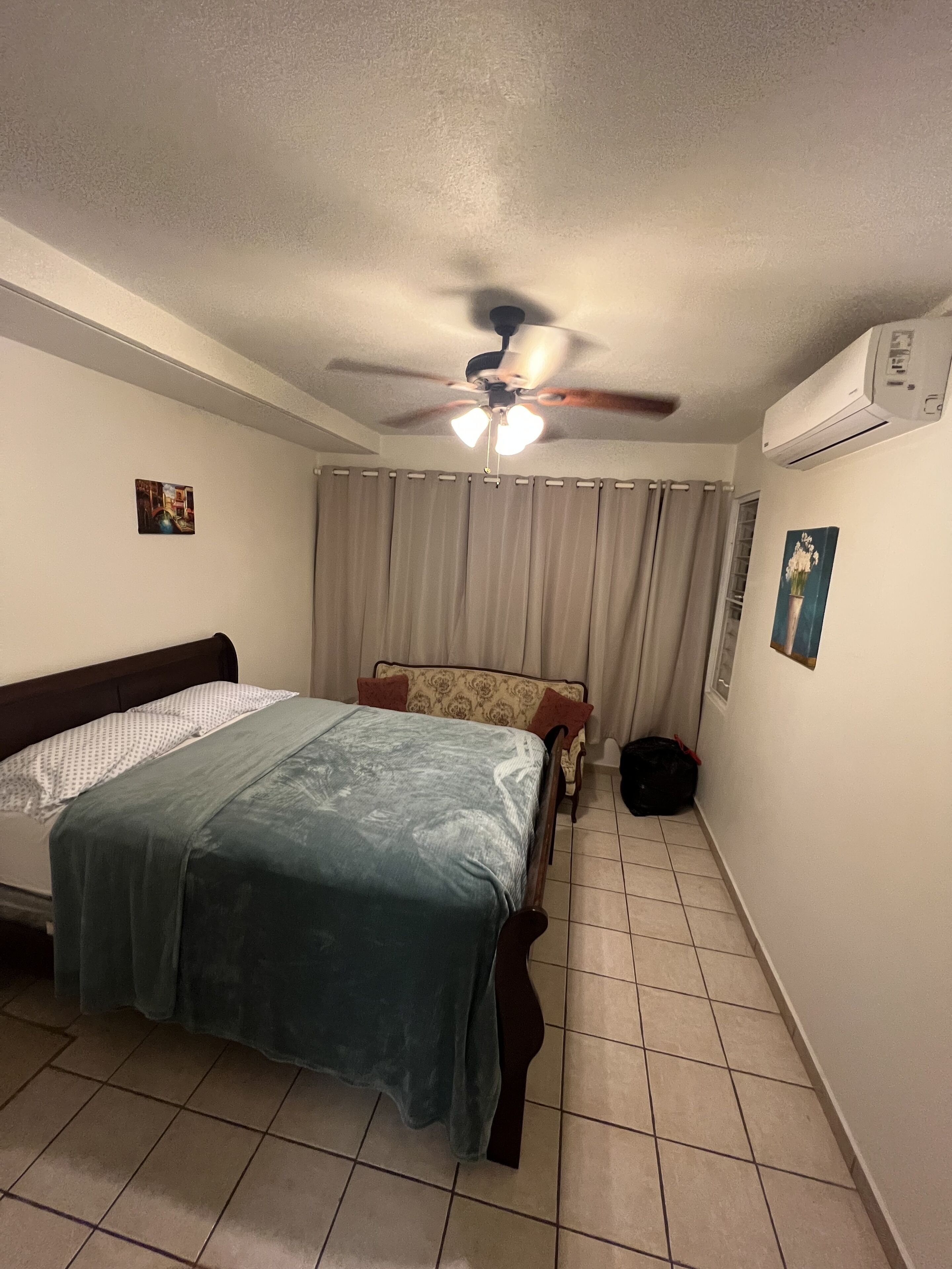 2 chambres, fer et planche à repasser, Wi-Fi gratuit, draps fournis