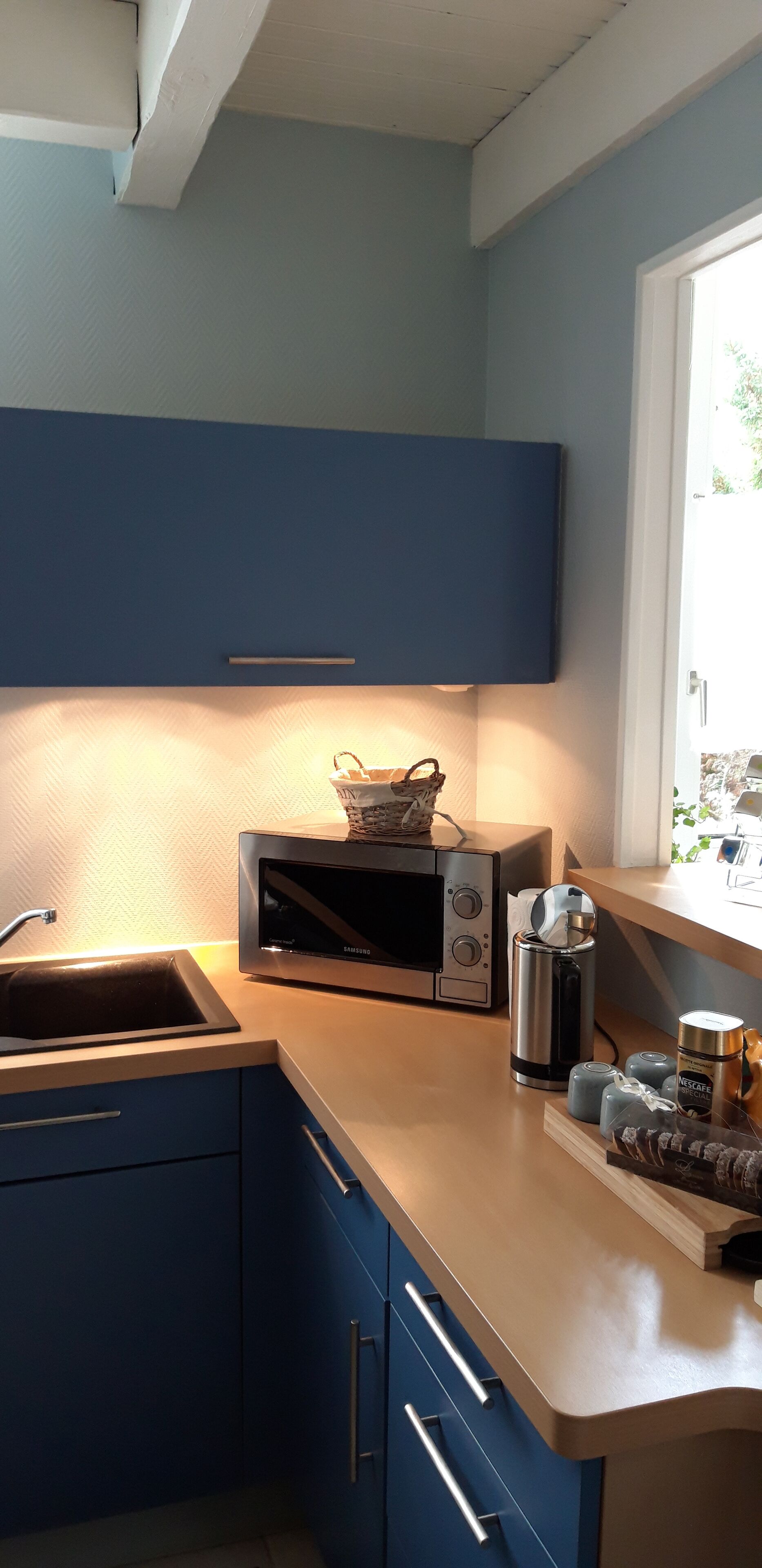 A break at the manor.