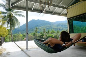 Vista frontal de la propiedad