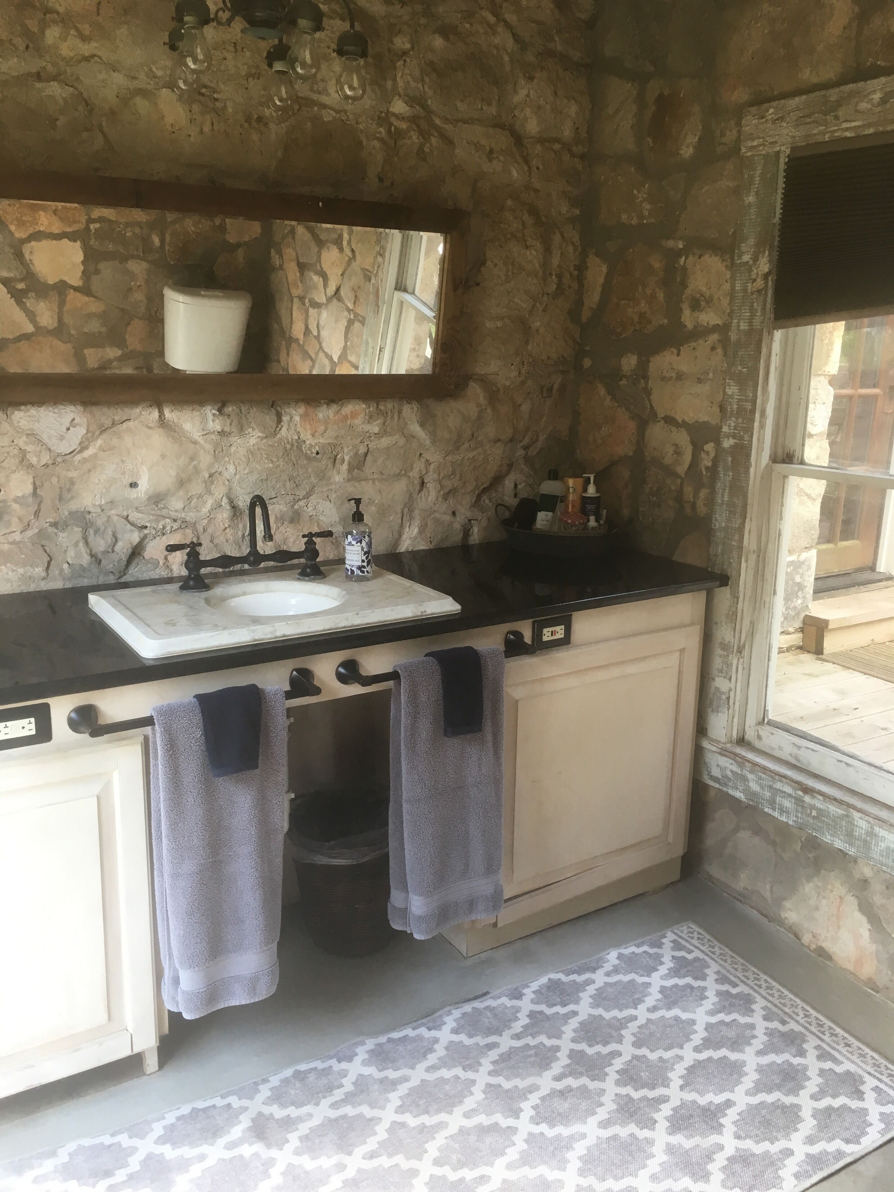 Quirky, Tiny Lodge and San Antonio Hill Country