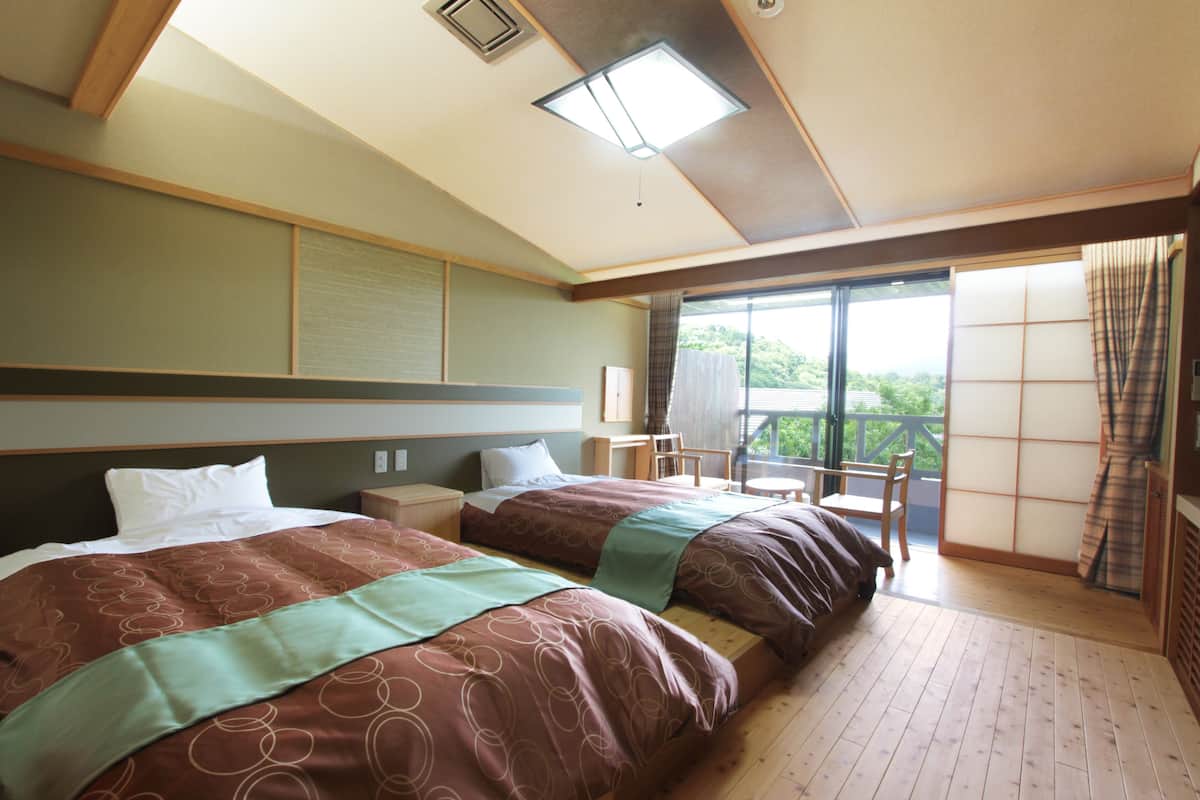 Tvåbäddsrum (Japanese Style Modern) | Värdeförvaringsskåp på rummet, skrivbord, ljudisolering och gratis wi-fi