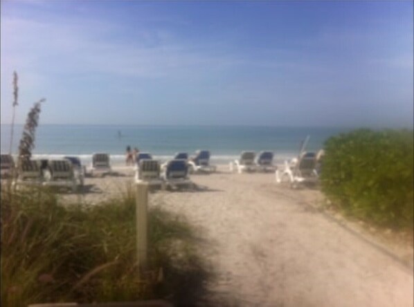 Beach nearby, sun loungers, beach towels