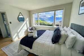 4 habitaciones, tabla de planchar con plancha, cuna de viaje y wifi