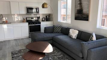 Villa (3 Bedrooms) | Living area | TV