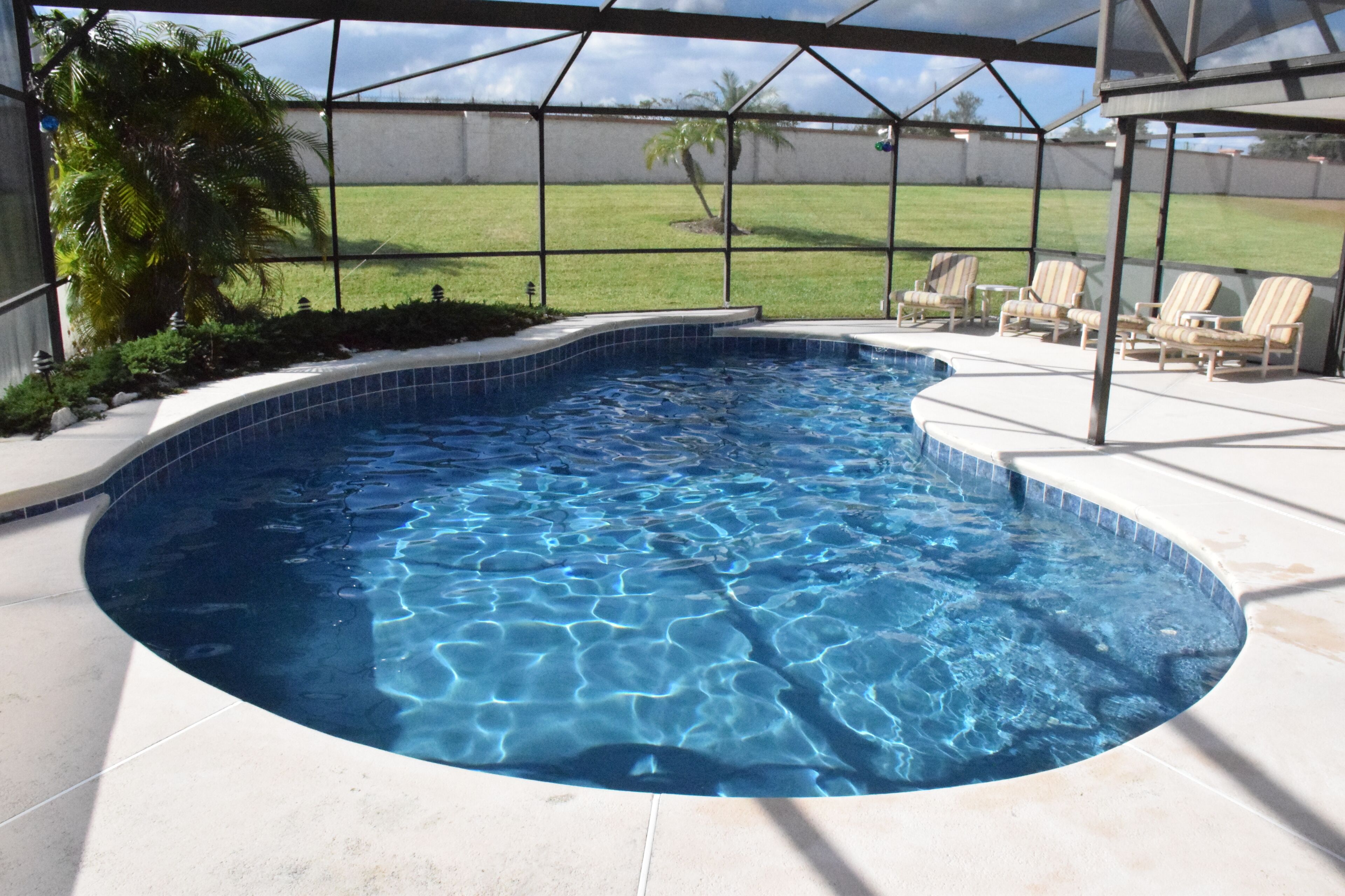 NO Rear Neighbors, Sunny Private Pool, Game Rm, 5 Star, Close to Disney, WIFI
