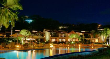 Luxurious, Totally Outfitted Beachfront Villa at The Palms Flamingo, Sleeps 6