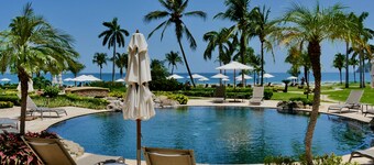 Luxurious, Totally Outfitted Beachfront Villa at The Palms Flamingo, Sleeps 6