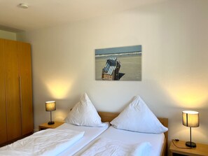 1 bedroom, travel crib, WiFi