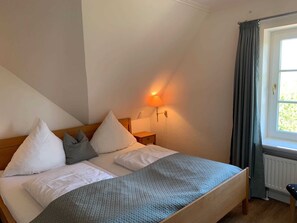 2 Schlafzimmer, Reisekinderbett, WLAN