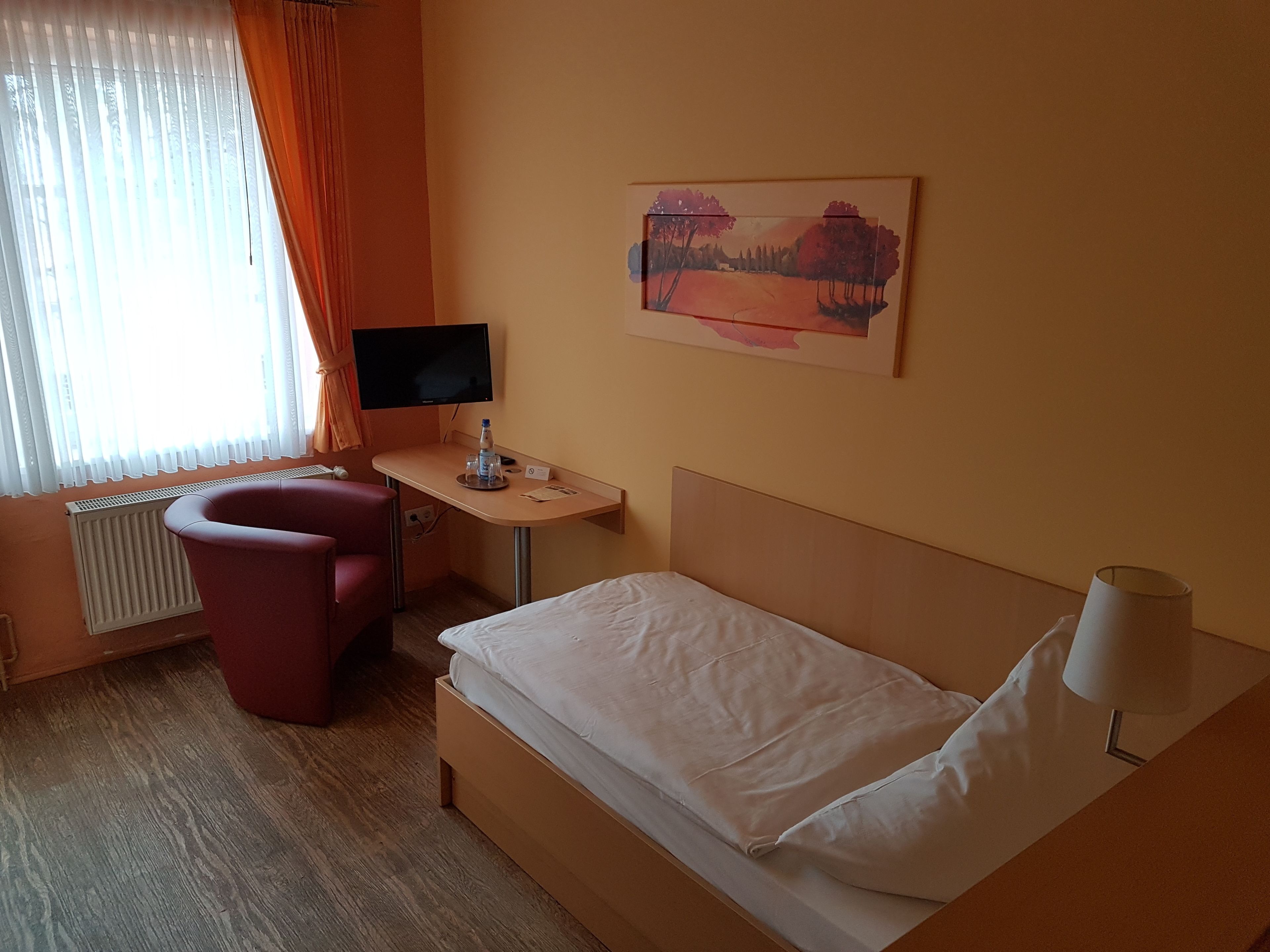 single room | desk, laptop workspace, blackout curtains, cots/infant beds