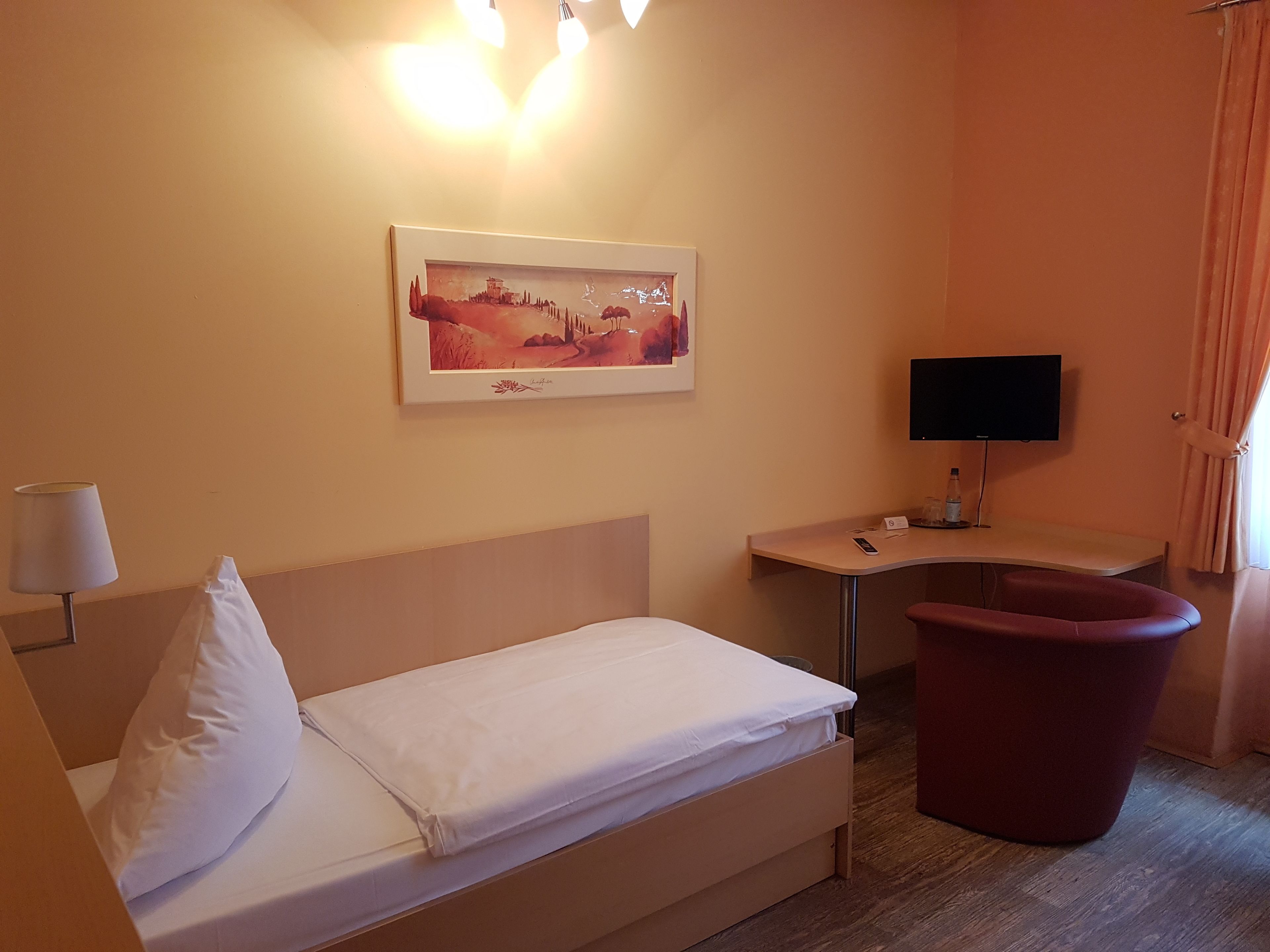 single room | desk, laptop workspace, blackout curtains, cots/infant beds