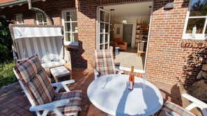 Outdoor dining - AH2a (room category) - Ahndole Hollken (Sankt Peter-Ording)