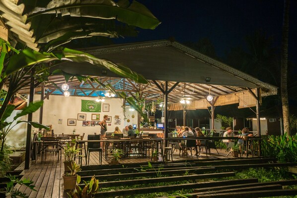 Lounge no saguão