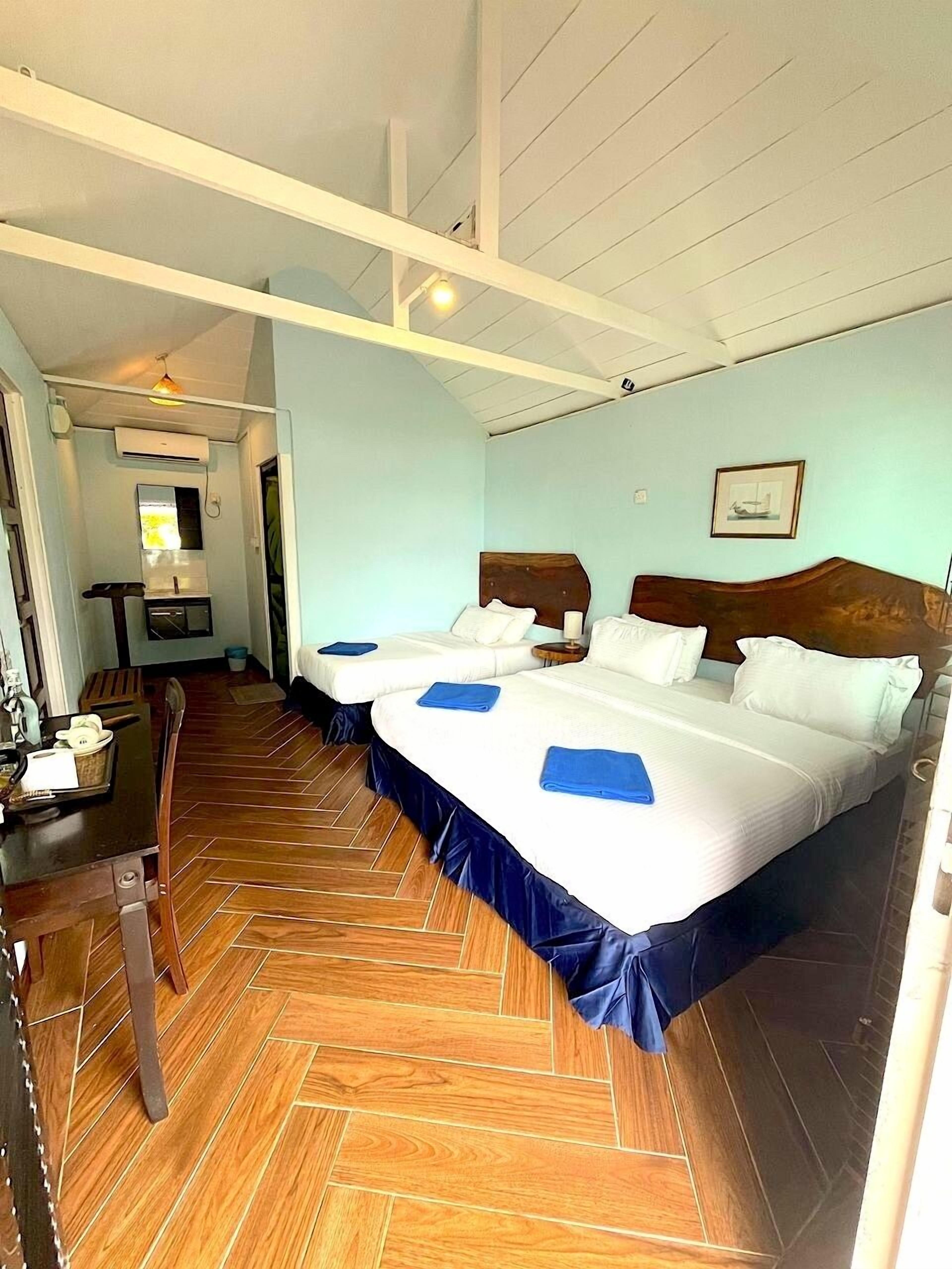 Deluxe Room | Desk, free WiFi, bed sheets